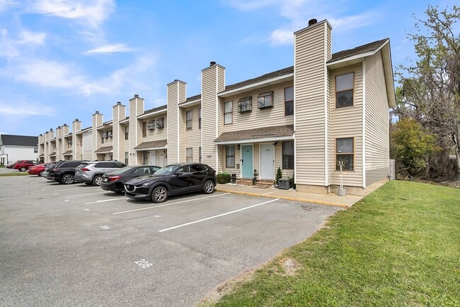Photo - Inviting Home in the Heart of Goose Creek