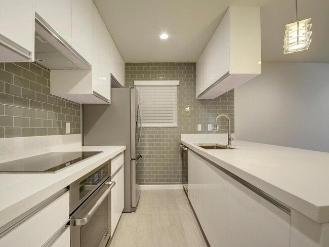 Photo - 3110 Red River St Unit 206