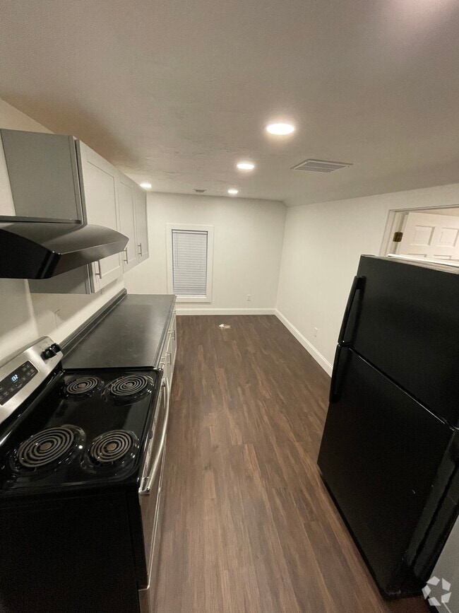 Building Photo - 80 Alden Sq Unit 3 Rental