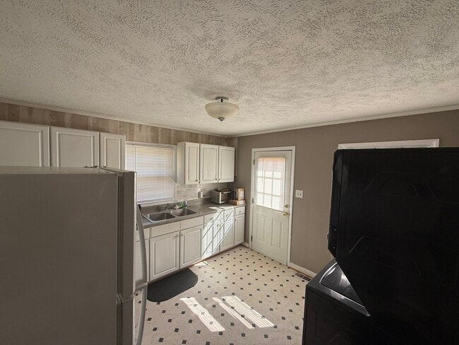 Photo - 324 Lake Orange Rd