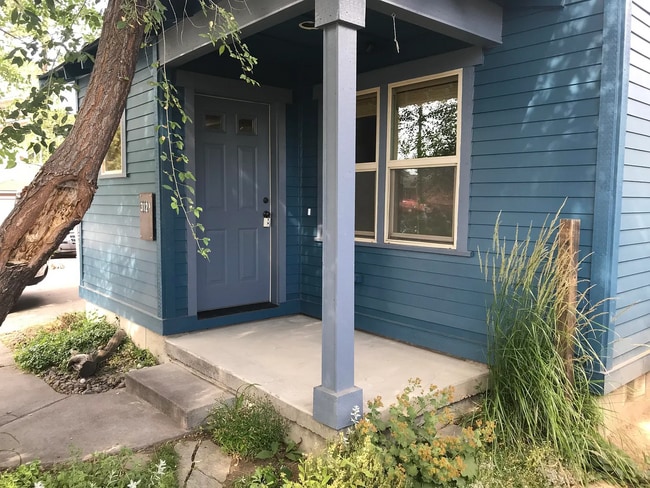 Photo - 312 NE 4th St