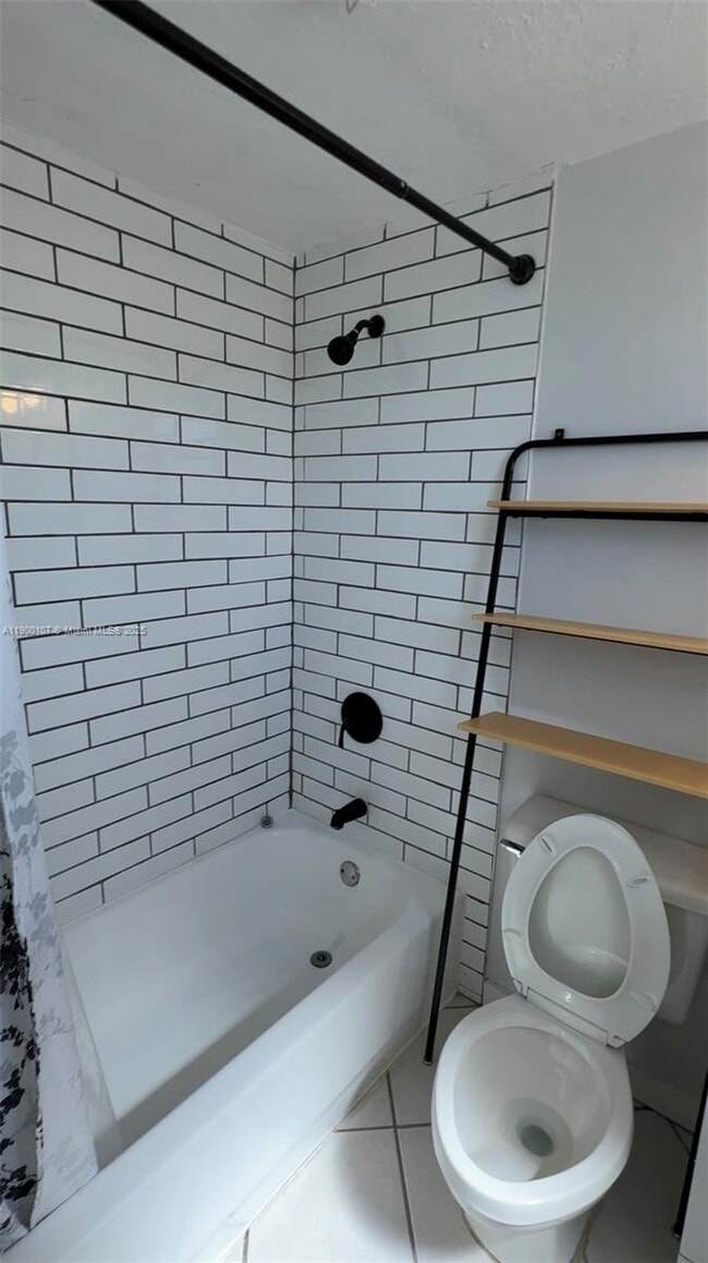 Photo - 3051 SW 27th Ave Unit 402
