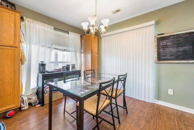 Photo - SUBLEASE AVAILABLE IMMEDIATELY THROUGH JULY 2026!  Charming 3 Bed, 2 Bath in Central Location!