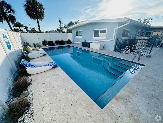Building Photo - 385 S Tessier Dr Rental