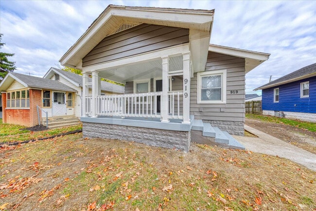 Photo - 919 N Bradley Ave