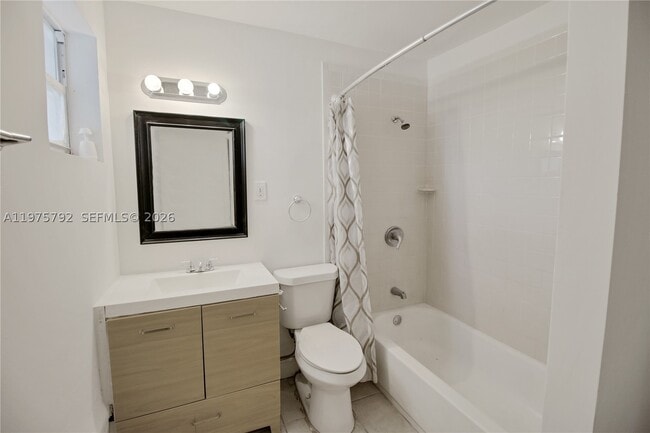 1160 W 26th St Unit B