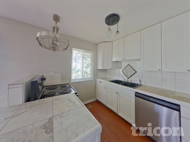 Photo - 617 19th St SW