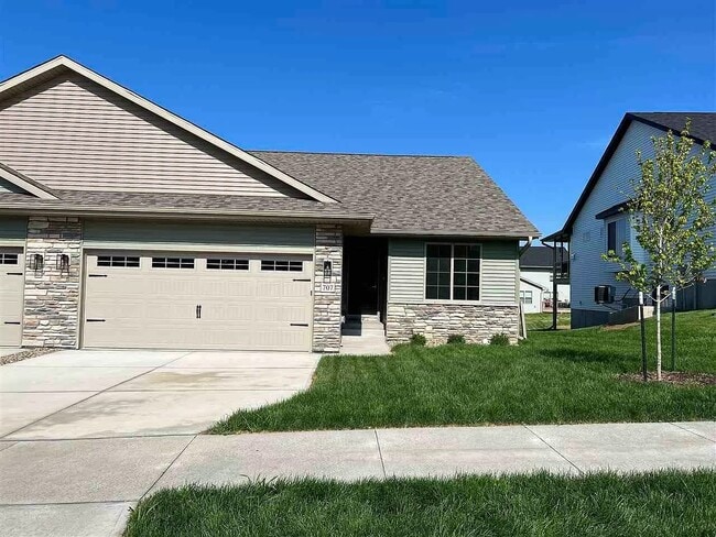 Photo - 707 Creekside Dr House