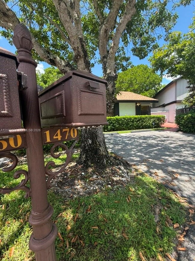 1470 Flamingo Ct