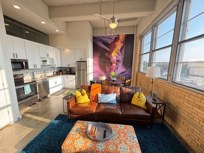 Photo - 1100 Richmond Hwy Unidad ID1056291P