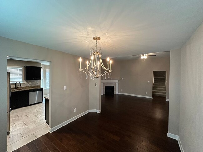 Photo - AVAILABLE NOW IN SOUTHAVEN! Spacious 4BR Home with Bonus Room & Fenced Yard