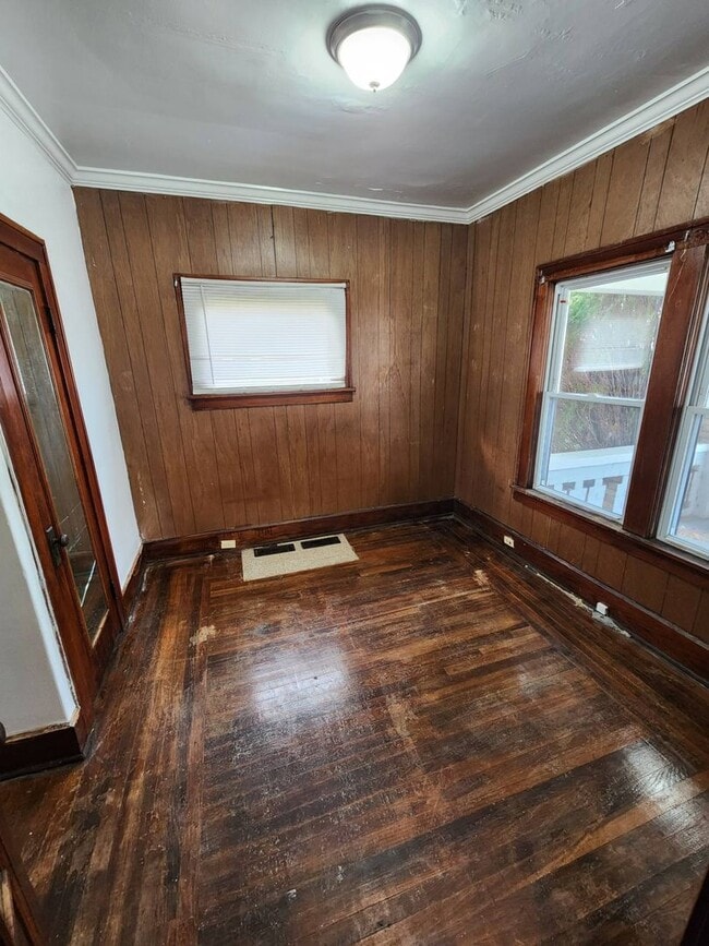 Photo - Charming 4-Bedroom Property in Prime Location (SECTION 8 VOUCHERS ACCEPTED)