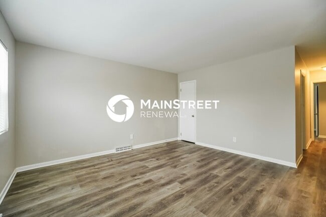 Photo - 3 Bedroom Pet-Friendly Home in Columbus, OH with Main Street Renewal