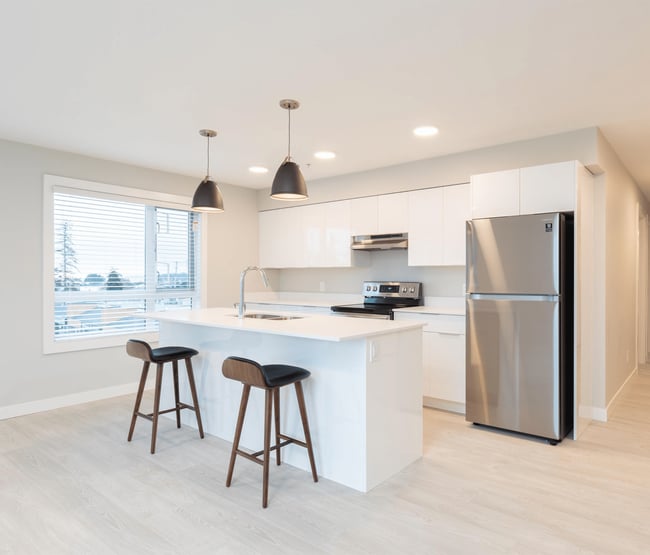 Building Photo - The Shores