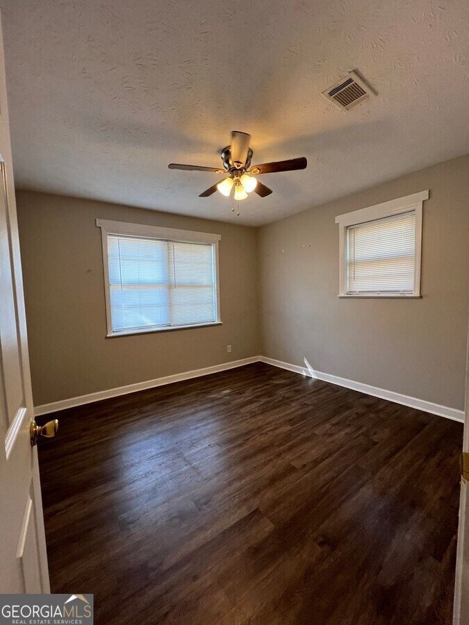 Photo - 720 Cardinal Cir