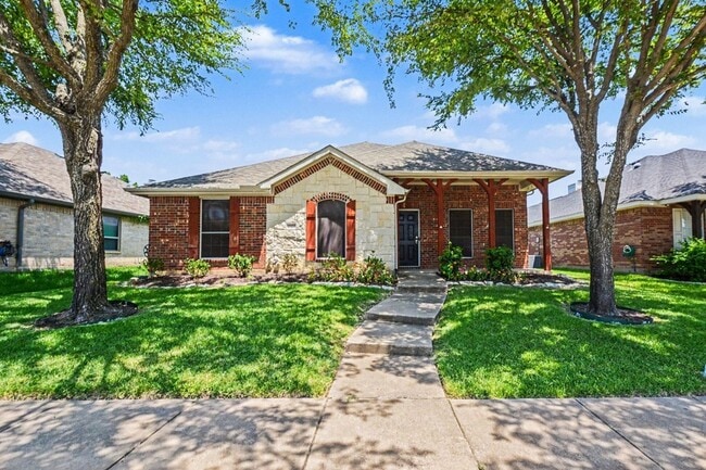 Building Photo - 1707 Briarhollow Dr