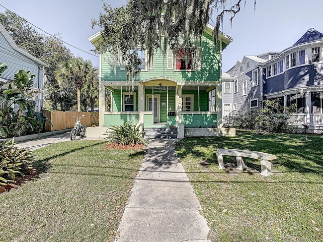 Photo - 208 Fairview Ave