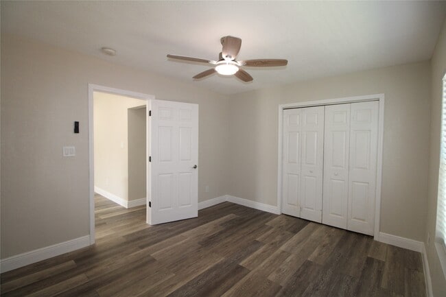 Photo - 6925 Avenue N