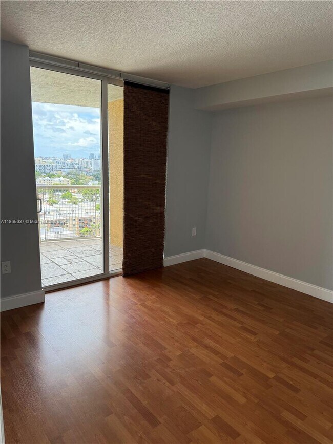 Photo - 900 SW 8th St Unit 1506