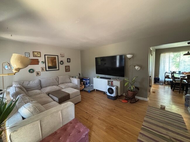 Living Room - 140 S Lashley Ln