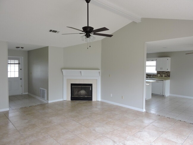 Photo - 133 W Old Mill Way