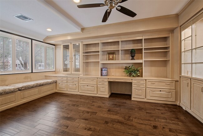 Photo - 2037 Enterprise Ave