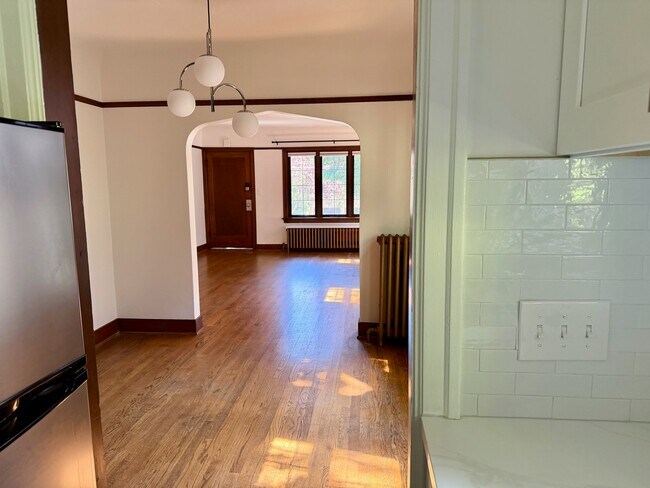 Photo - 937 10th Ave E