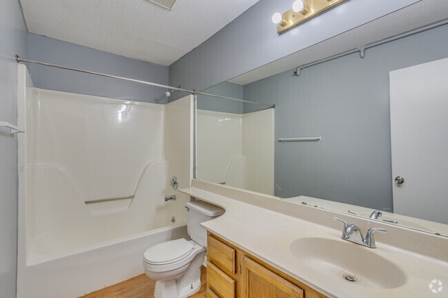 1BR, 1BA - 500SF Bathroom - Park Ridge Apartments