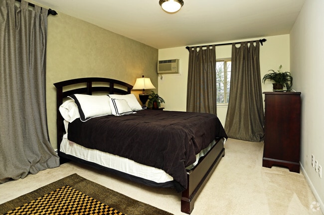 2BR, 1BA