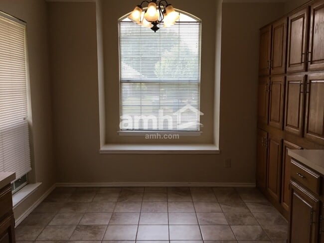 923 Plantation Dr