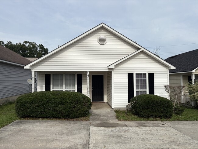Photo - 1324 Edgewood Dr House