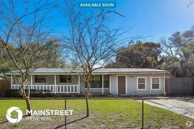 Building Photo - 2233 Bourget Dr Rental