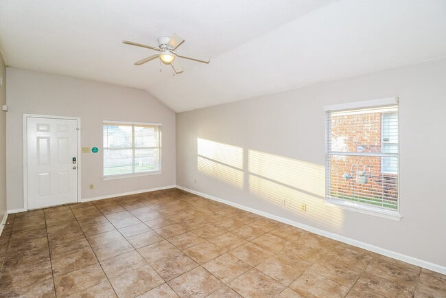 Photo - 5980 Wagon Hill Rd W