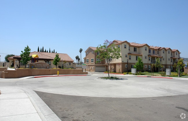 Photo - Vista Hermosa Apartments