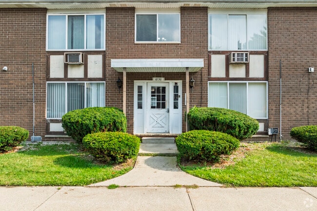 Country Squire Apartments