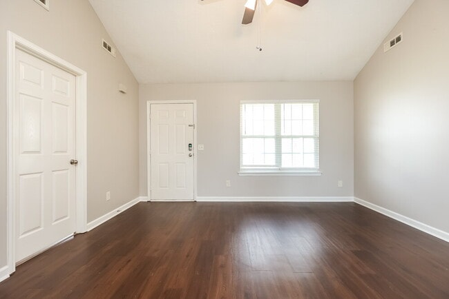 Photo - 802 Clouddale Ct