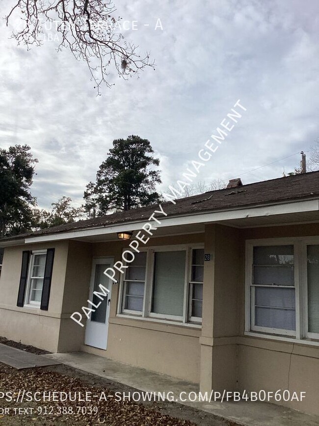 Updated 2 Bedroom, 1 Bathroom Duplex Apart... - Updated 2 Bedroom, 1 Bathroom Duplex Apart... House