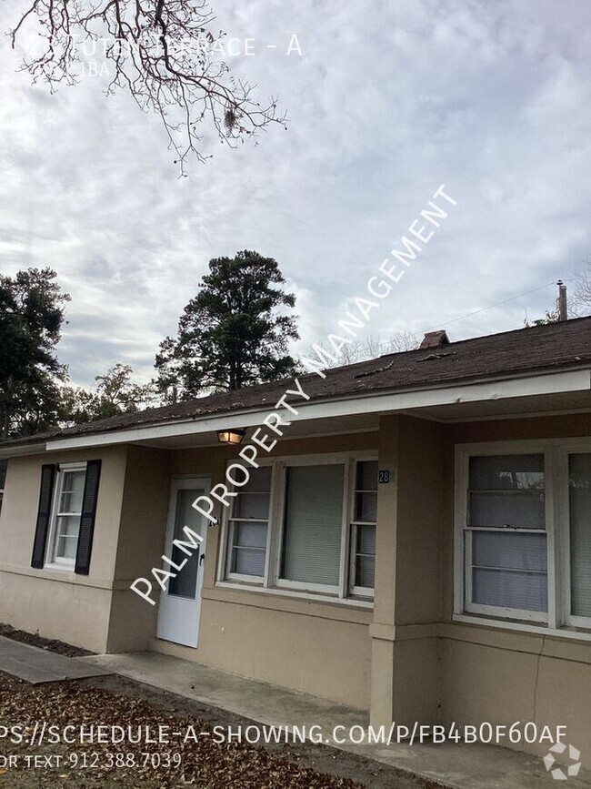 Building Photo - Updated 2 Bedroom, 1 Bathroom Duplex Apart... Rental