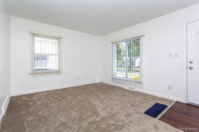 Photo - 21503 Eastwood Blvd