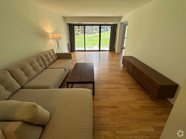 Building Photo - 2052 Royal Fern Ct Unit 2B Rental