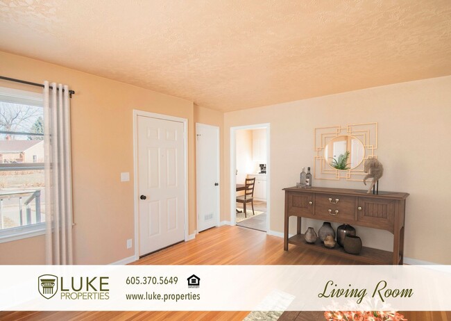 Photo - 2205 E 7th St