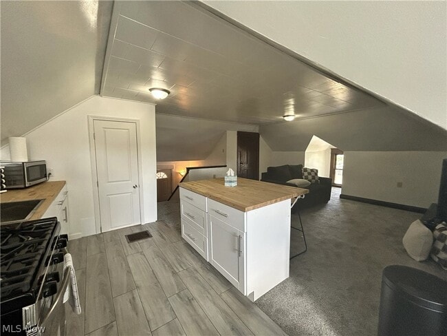 377 Lawson Ave Unit 3
