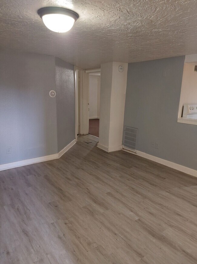 Photo - (1610 8th Ave)