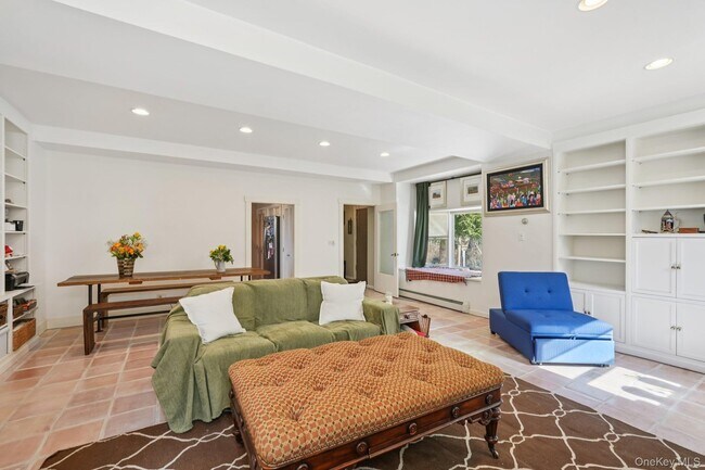 56 Clubhouse Rd