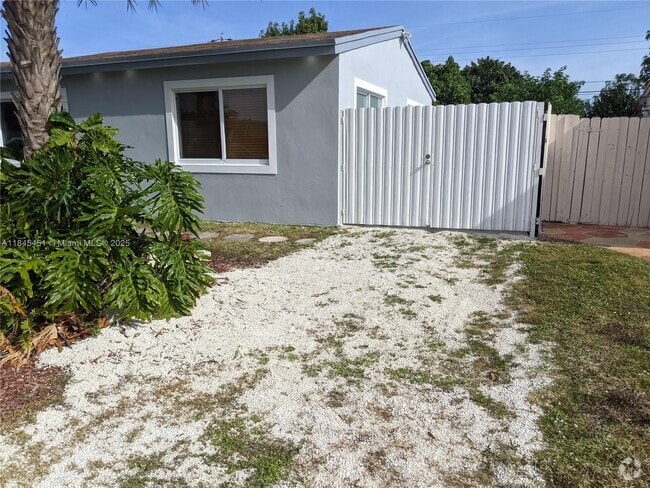 Building Photo - 6991 Coolidge St Unit 2 Rental