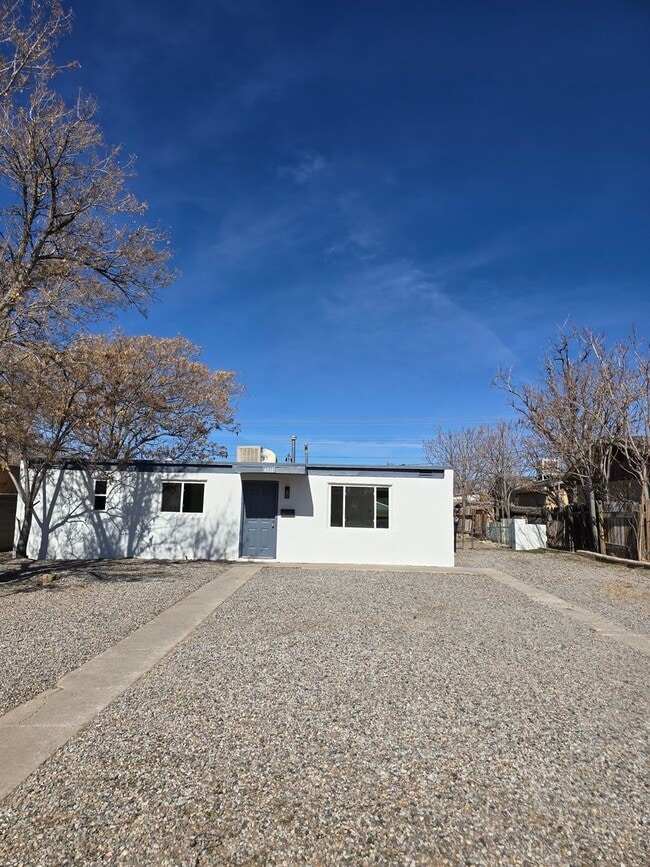Building Photo - 4811 Comanche Rd NE