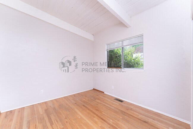 Photo - 28 21st Pl