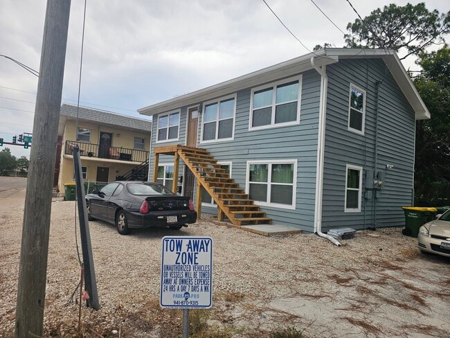 Building Photo - 2068 Fruitville Rd