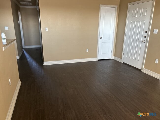 Photo - 2710 S Clear Creek Rd Unit 204