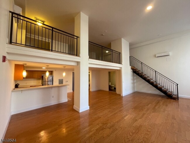 Building Photo - 141 S Harrison St Unit 1-H